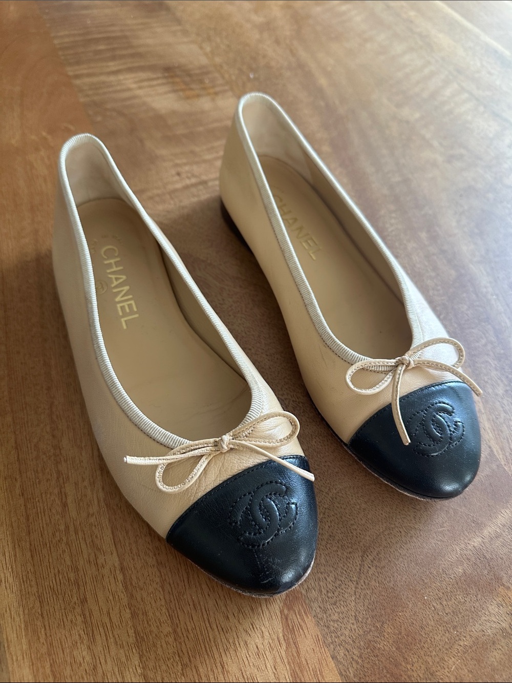 CHANEL Beige Black Cap Toe Bow Ballet Flats Size 36.5 Tan Black - Picture 2 of 9